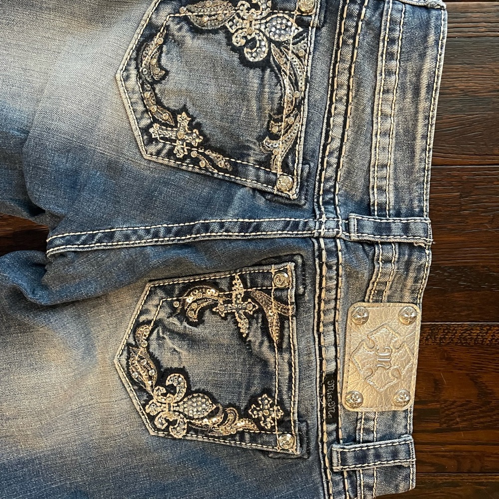 Miss Me Womens Embroidered Jeans